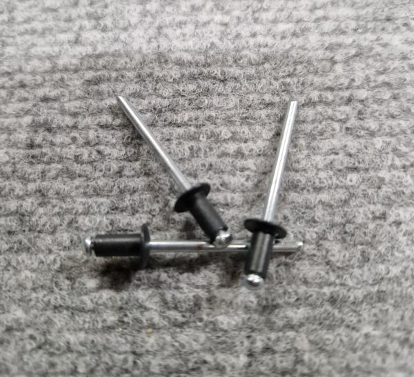 Farebné nity 4,2x6mm 8ks v balení 3